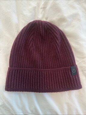 lululemon athletica Men's Ribbed Beanie - Wine